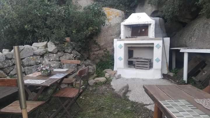Гостевой дом Eucaliptus Farm Retreat Санта-Тереза-Галлура Экстерьер фото